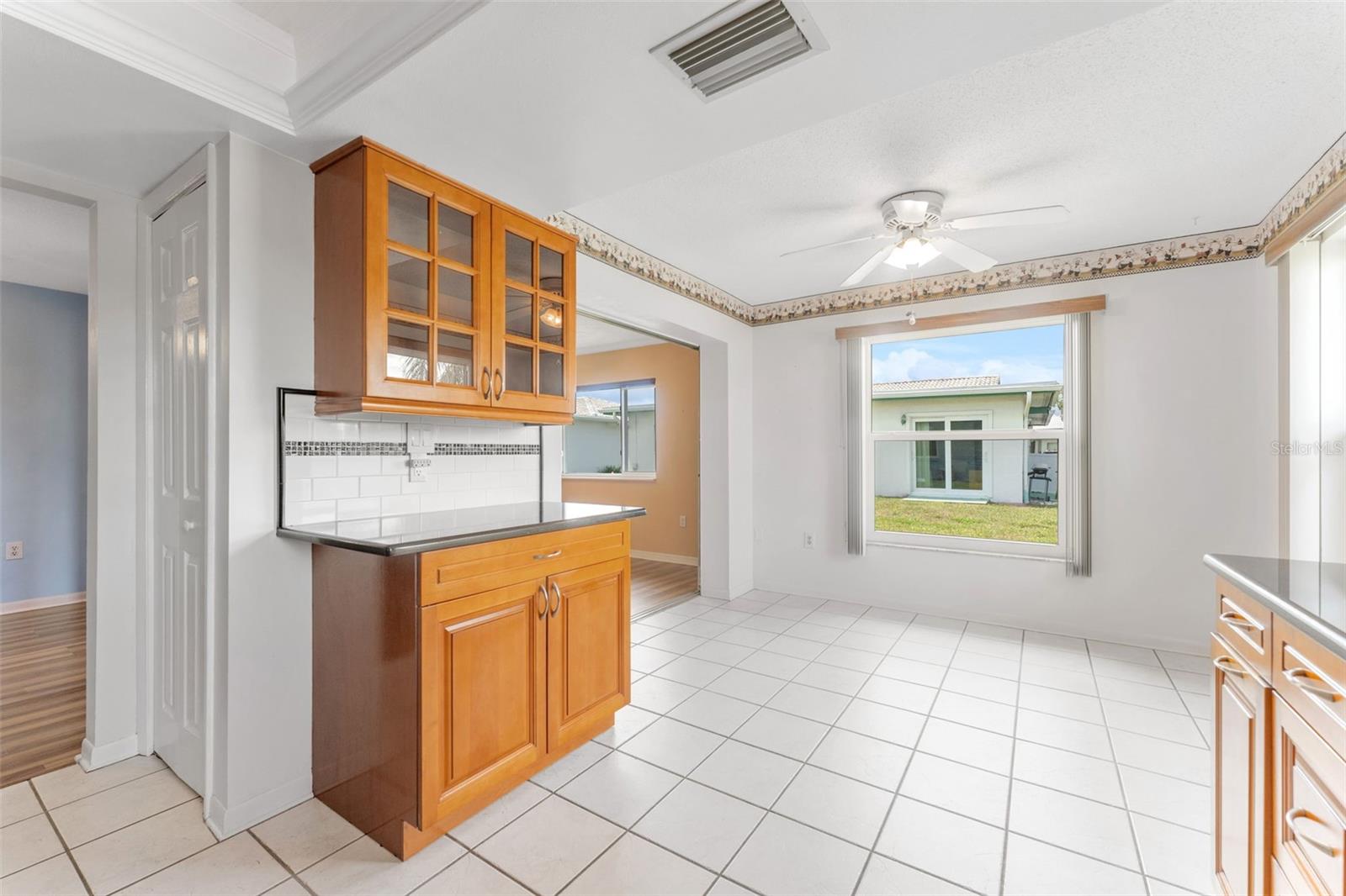Image 13 of 38 For 5377 Springwood Boulevard