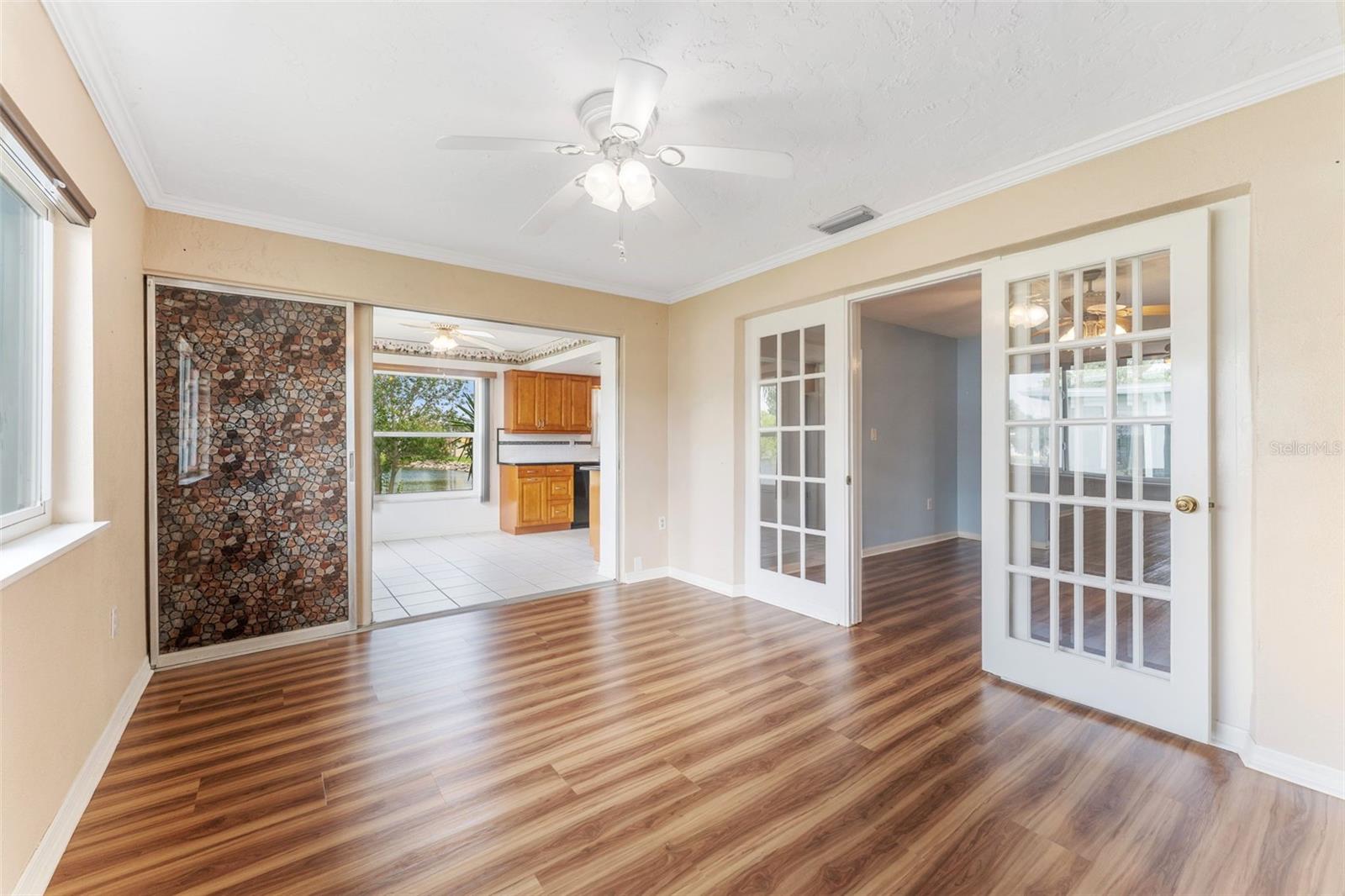 Image 15 of 38 For 5377 Springwood Boulevard