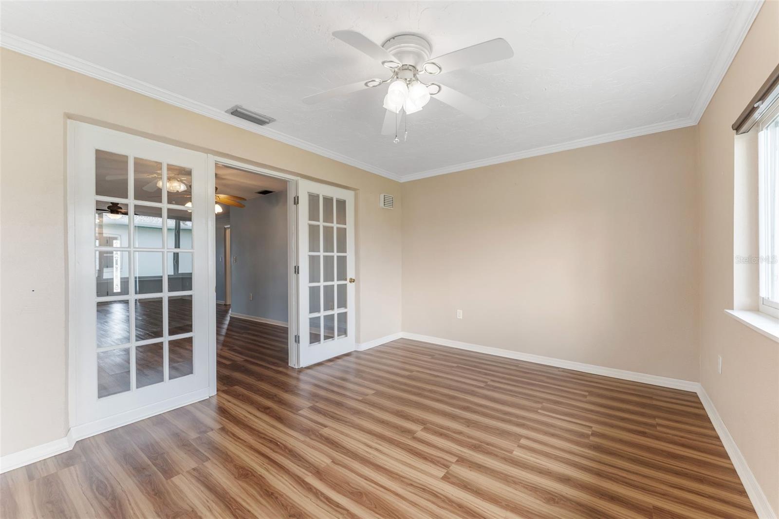 Image 17 of 38 For 5377 Springwood Boulevard