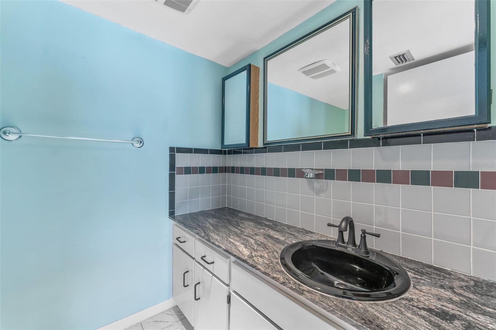 Image 20 of 38 For 5377 Springwood Boulevard