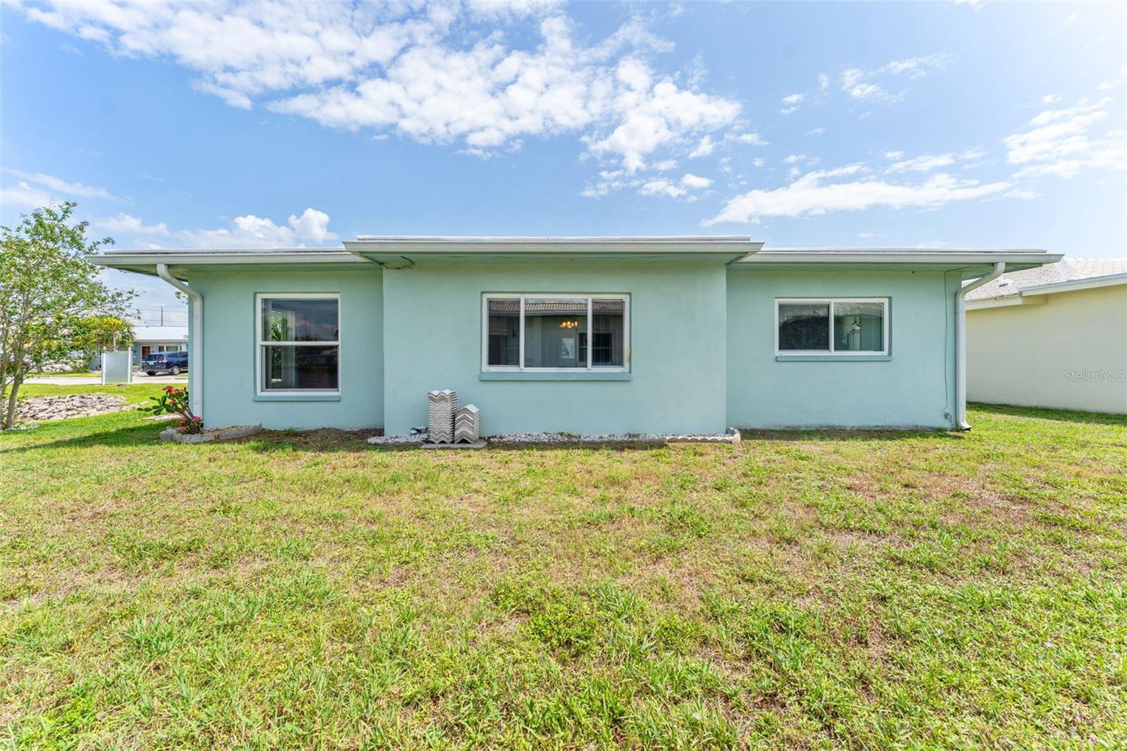Image 26 of 38 For 5377 Springwood Boulevard