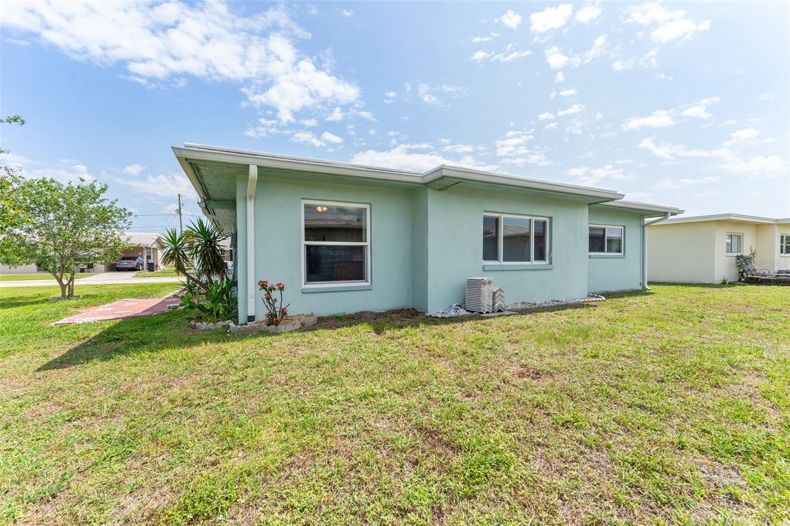 Image 27 of 38 For 5377 Springwood Boulevard