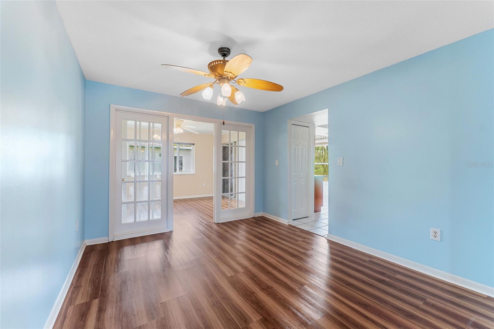 Image 9 of 38 For 5377 Springwood Boulevard