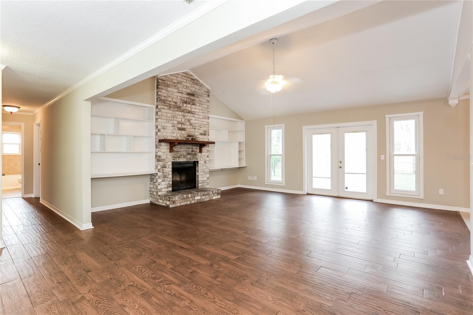 Image 4 of 16 For 609 San Robar Drive