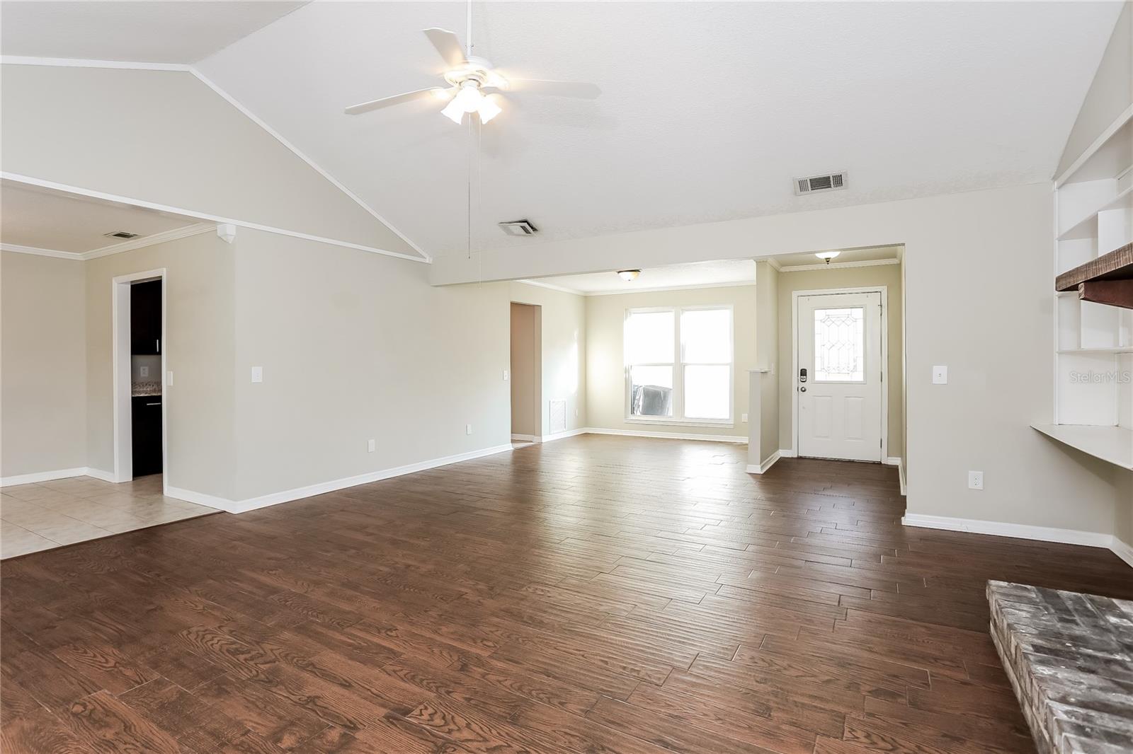 Image 5 of 16 For 609 San Robar Drive