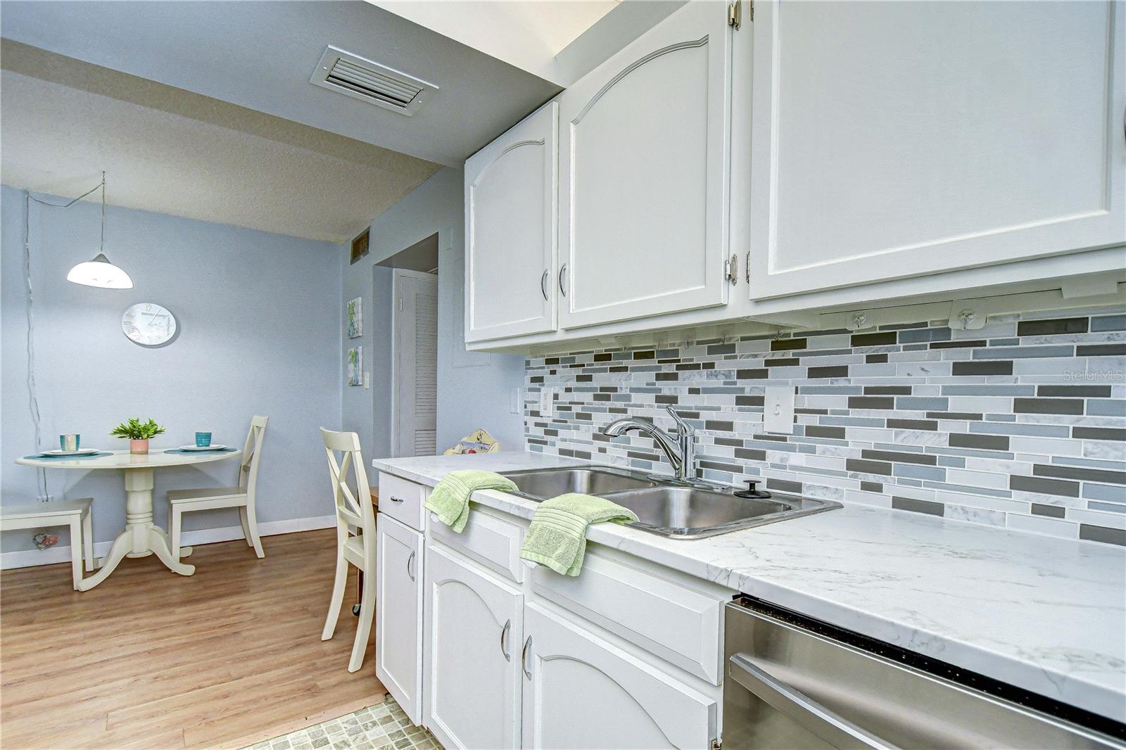 Image 11 of 28 For 4801 Airport Road 211