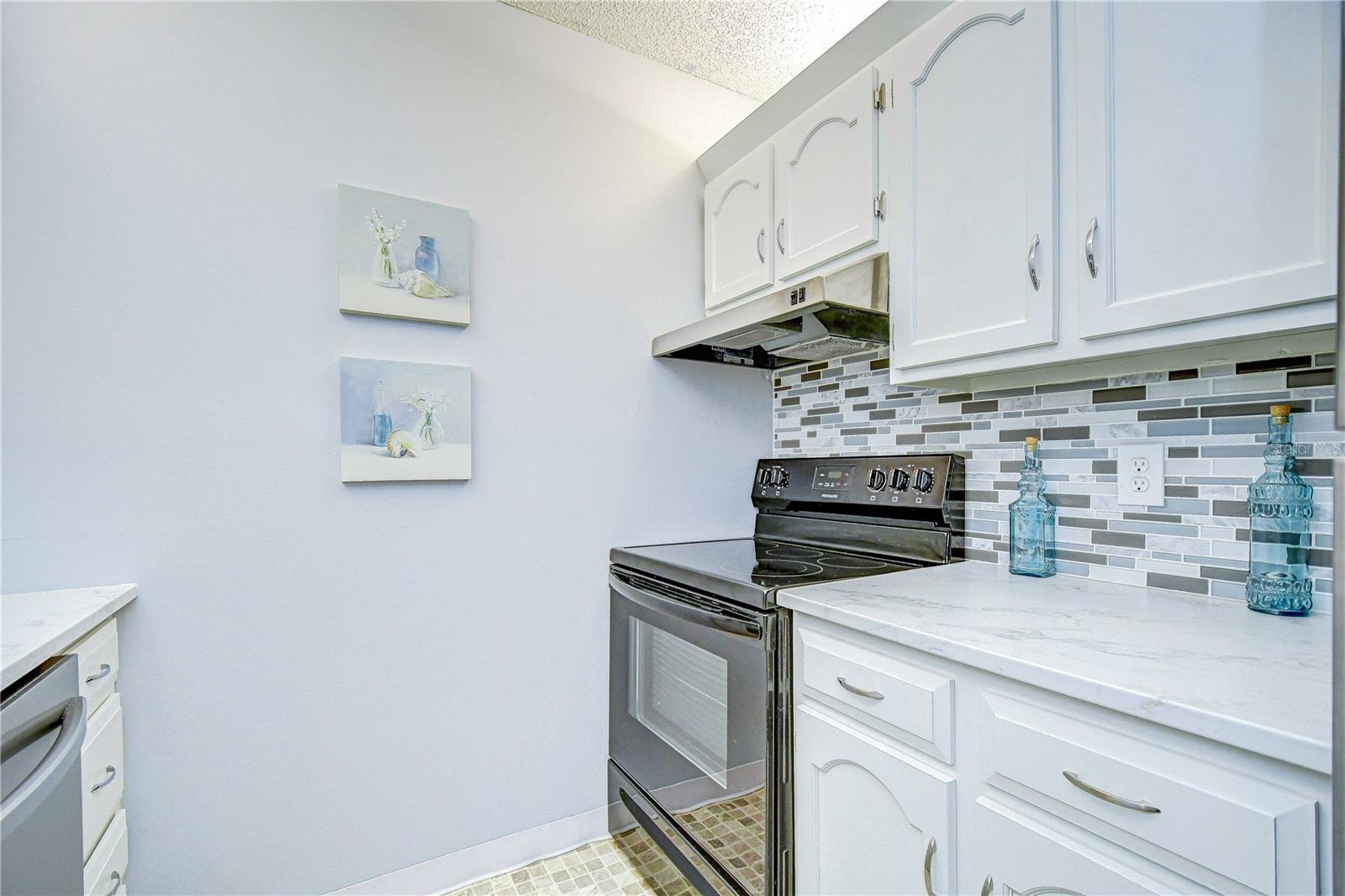 Image 14 of 28 For 4801 Airport Road 211