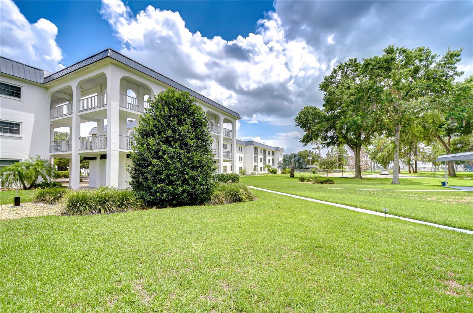 Image 22 of 28 For 4801 Airport Road 211