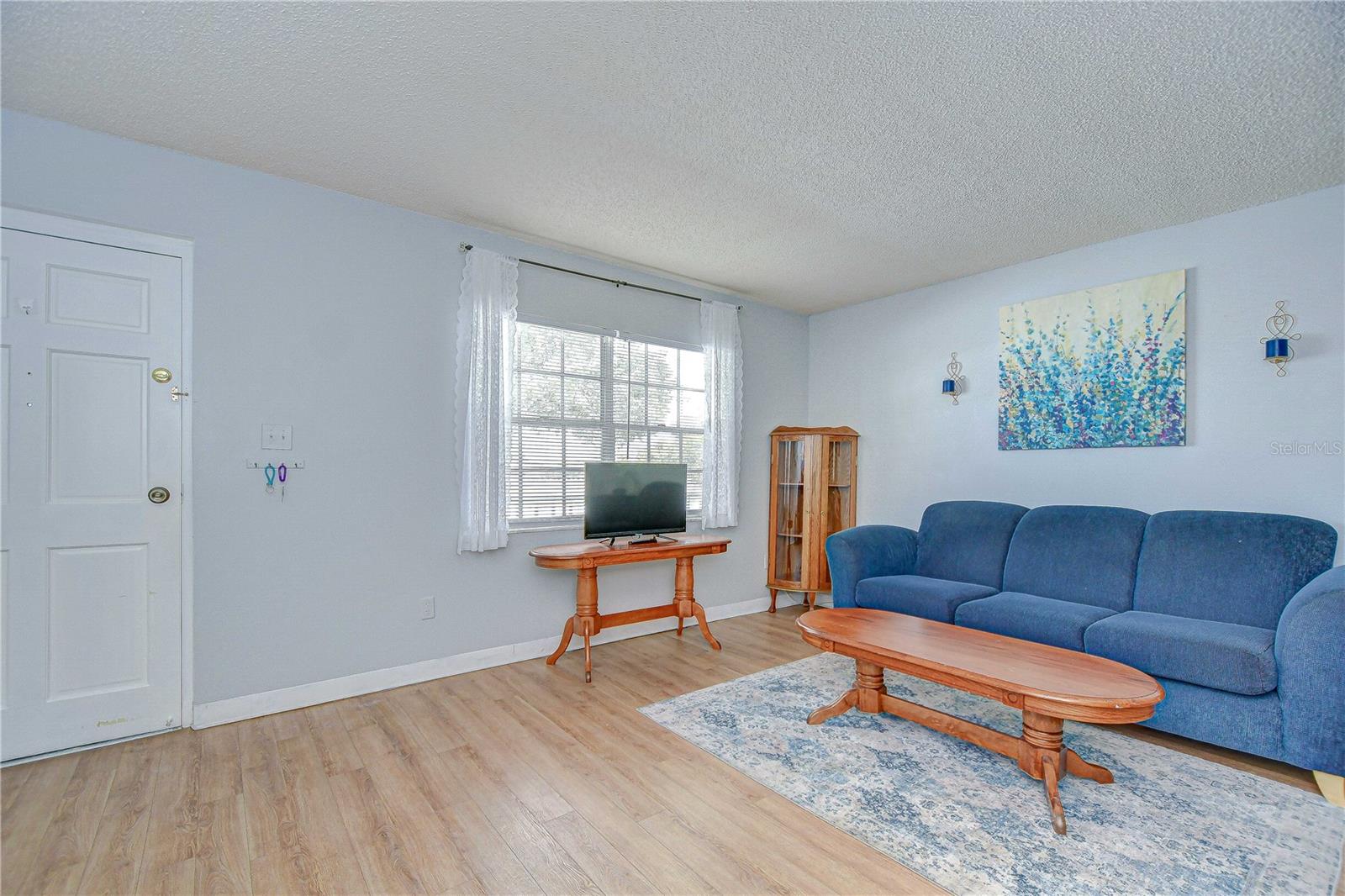 Image 6 of 28 For 4801 Airport Road 211