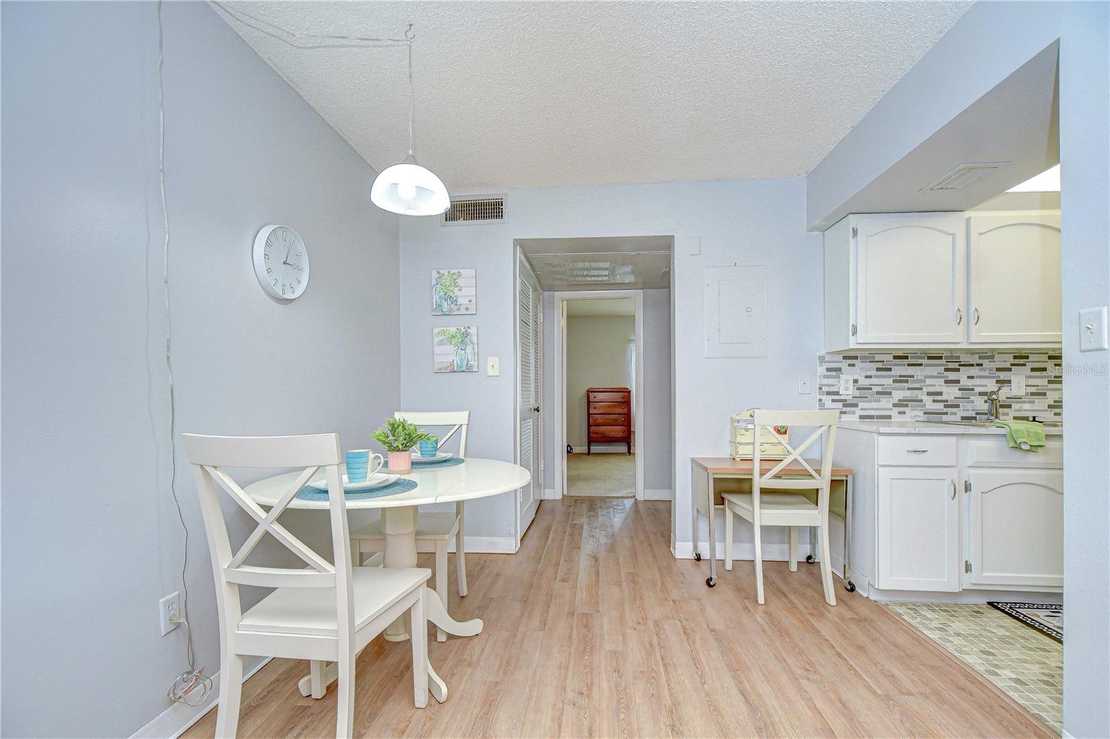 Image 8 of 28 For 4801 Airport Road 211