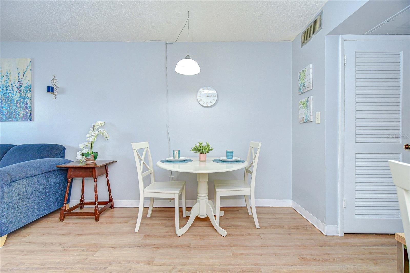 Image 9 of 28 For 4801 Airport Road 211