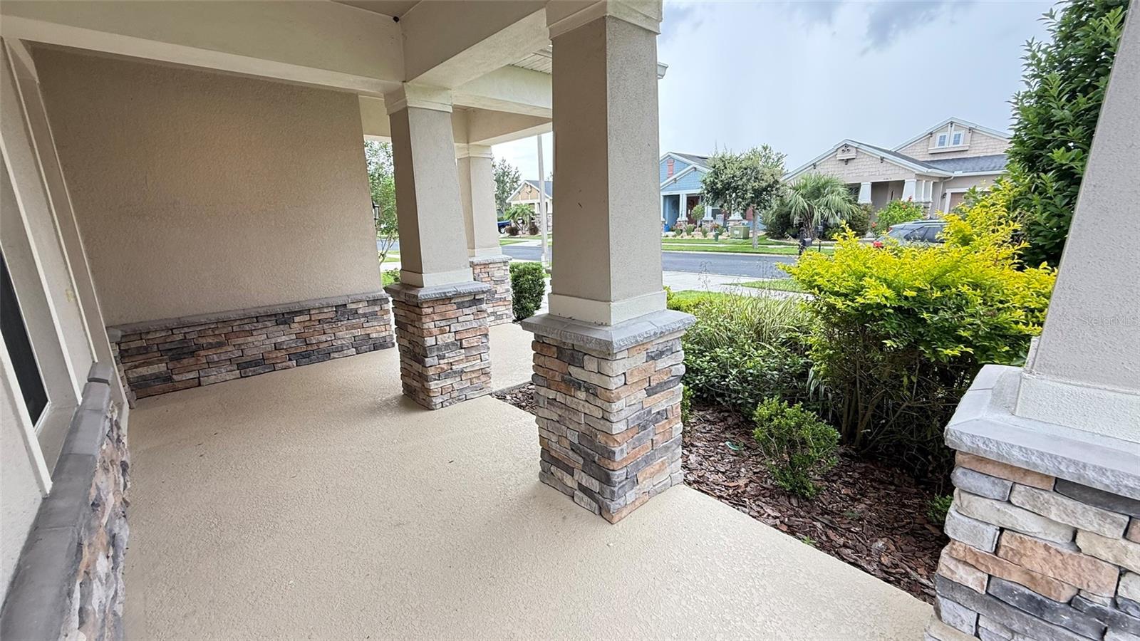 Image 7 of 42 For 32612 Harmony Oaks Drive