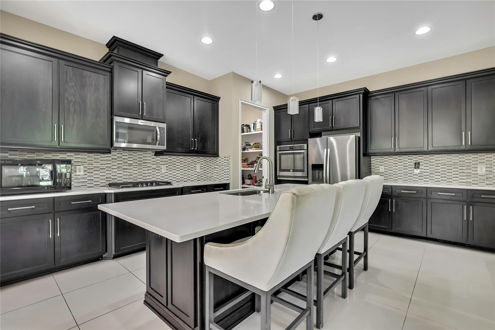 Listing photo id 14 for 4155 Barletta Court