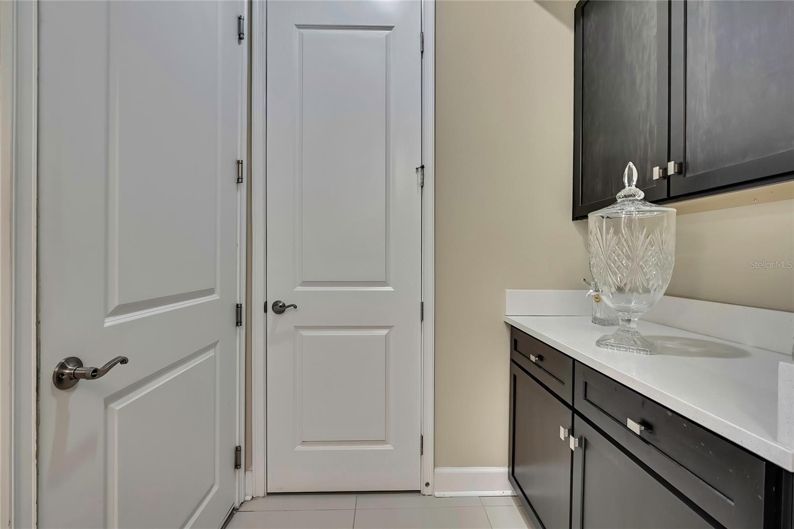 Listing photo id 31 for 4155 Barletta Court
