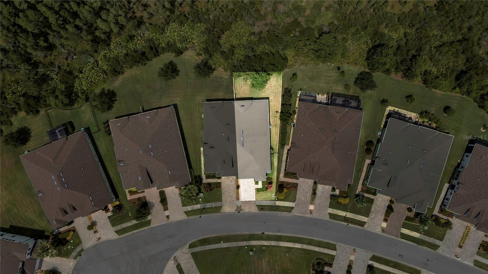Listing photo id 3 for 4155 Barletta Court
