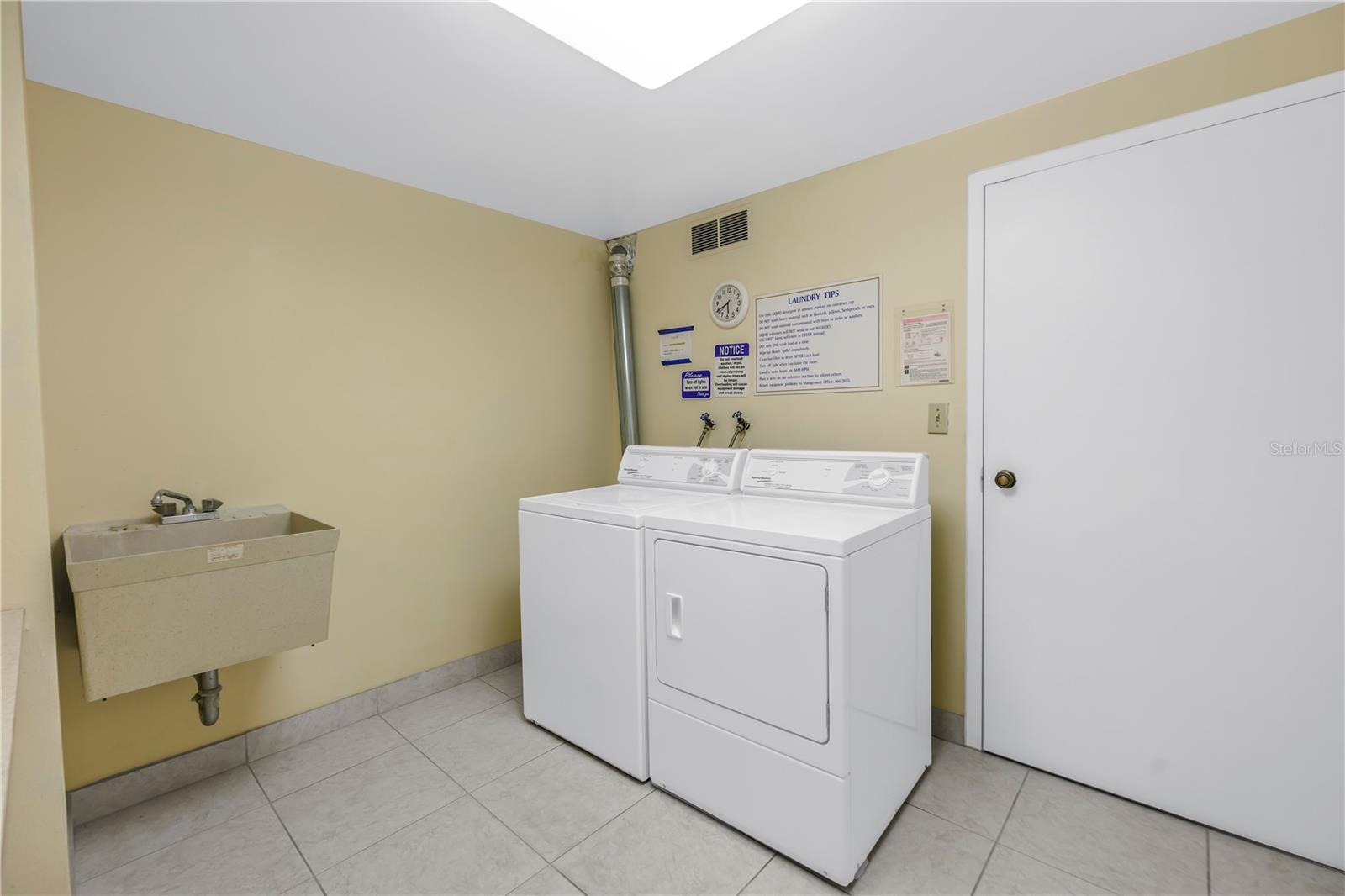 Image 18 of 51 For 4900 Brittany Drive S 611