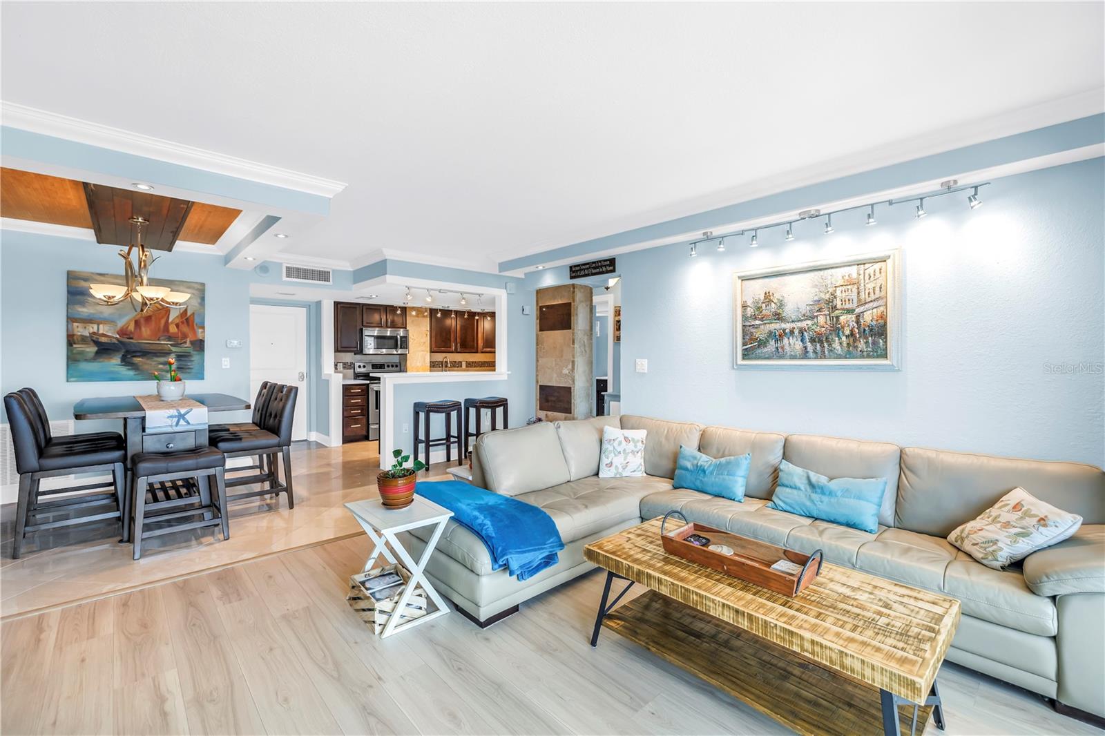 Image 4 of 51 For 4900 Brittany Drive S 611