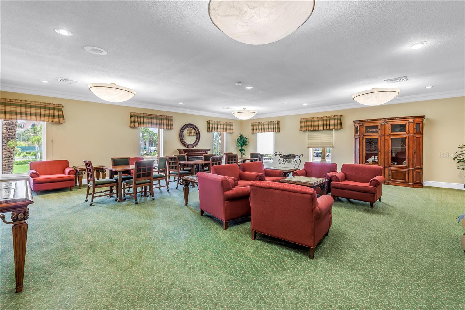 Image 41 of 51 For 4900 Brittany Drive S 611