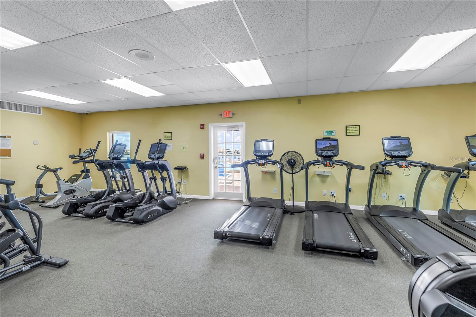 Image 42 of 51 For 4900 Brittany Drive S 611
