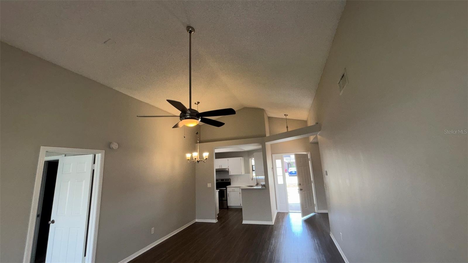 Image 3 of 20 For 12804 Millridge Forest Street