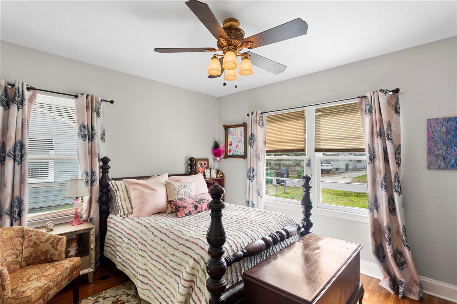 Image 14 of 47 For 4012 Munro Street