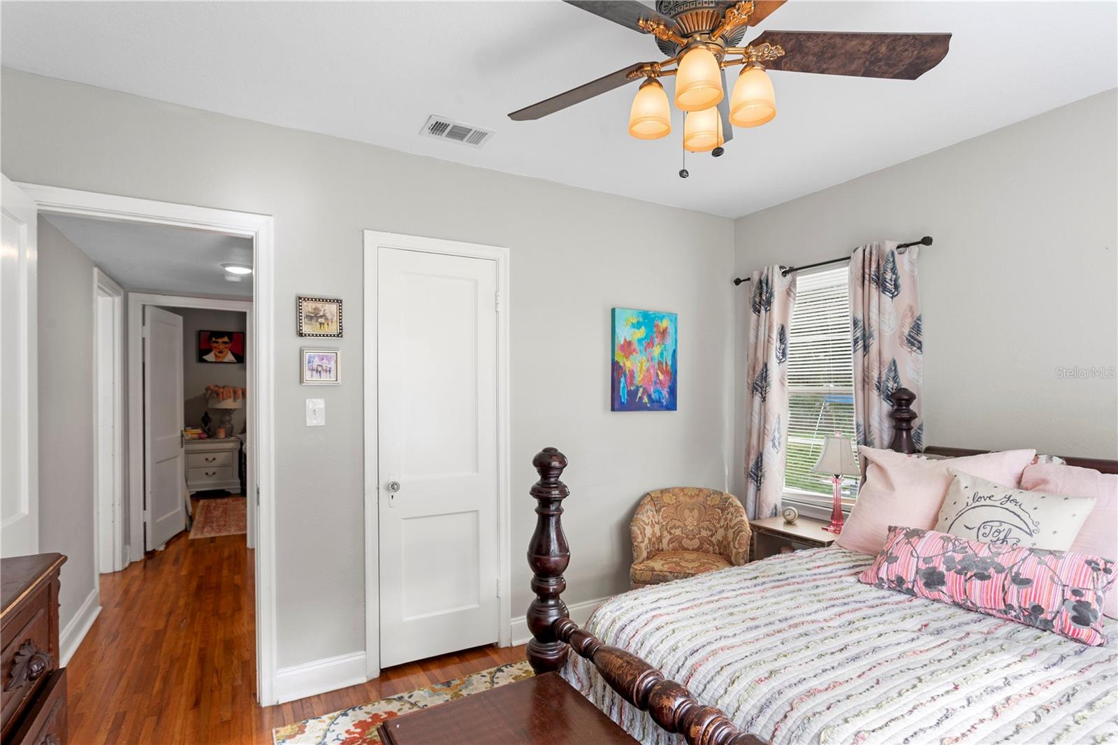 Image 15 of 47 For 4012 Munro Street