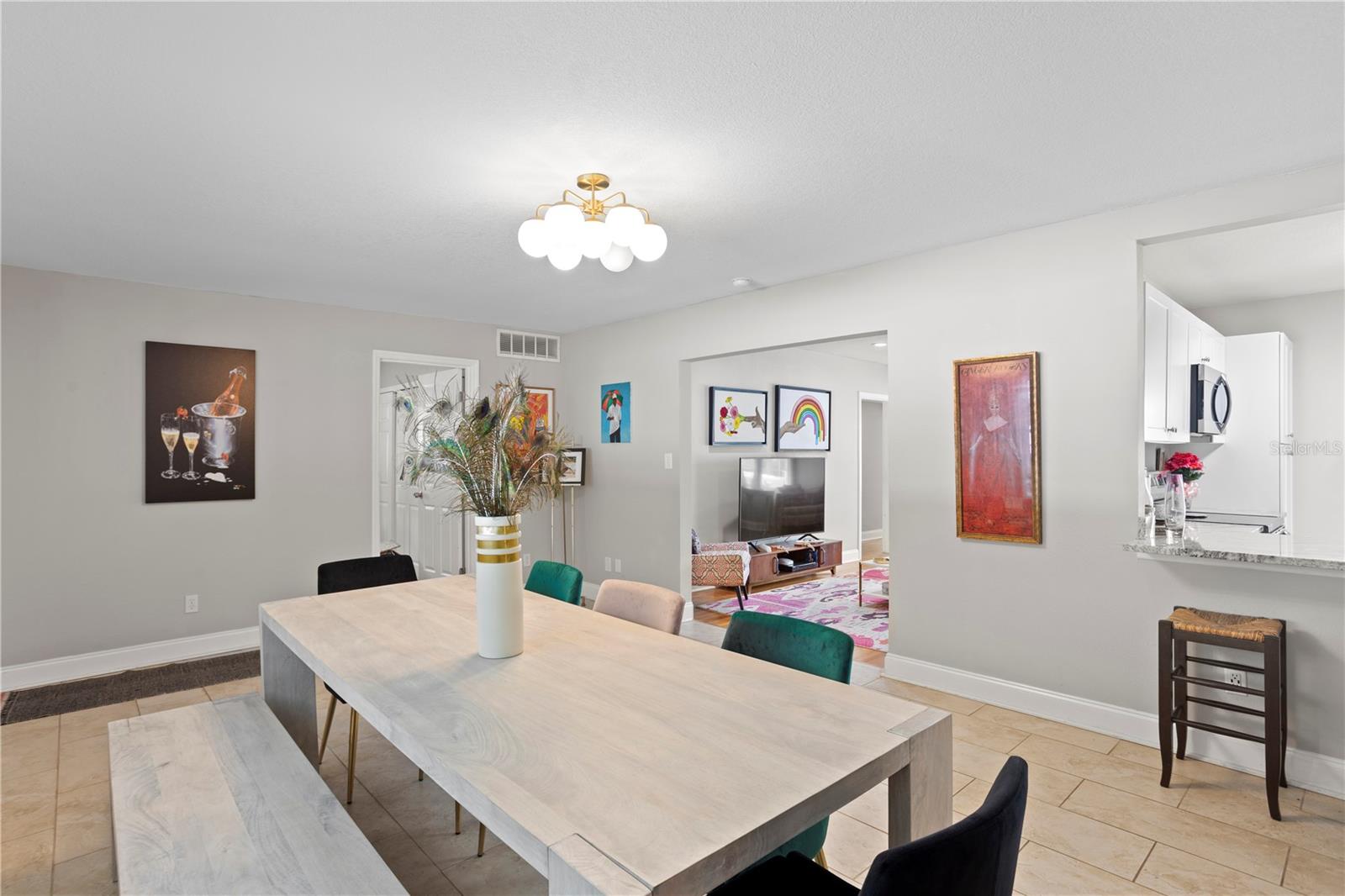 Image 21 of 47 For 4012 Munro Street