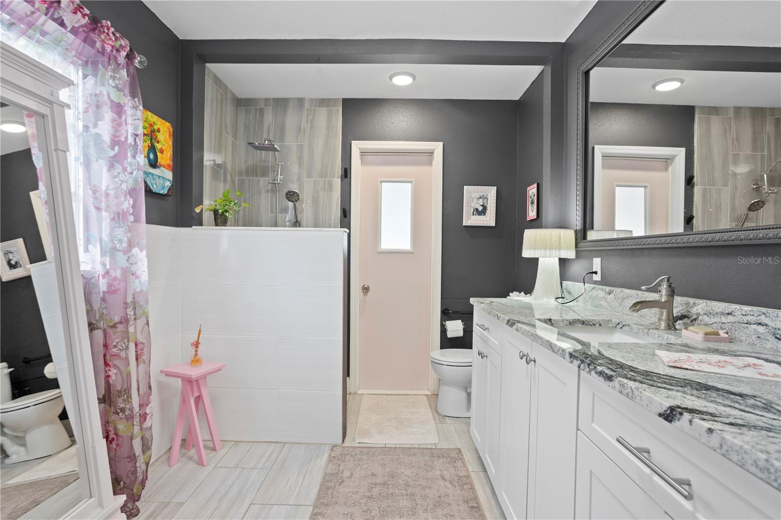 Image 23 of 47 For 4012 Munro Street