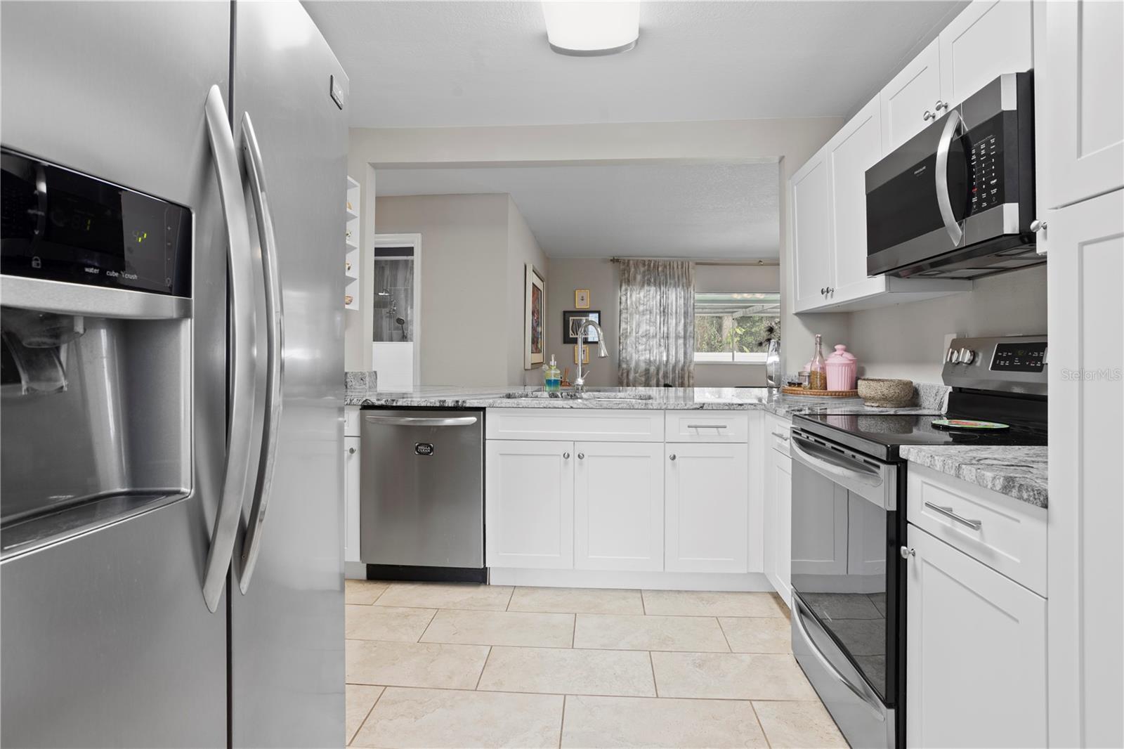 Image 28 of 47 For 4012 Munro Street