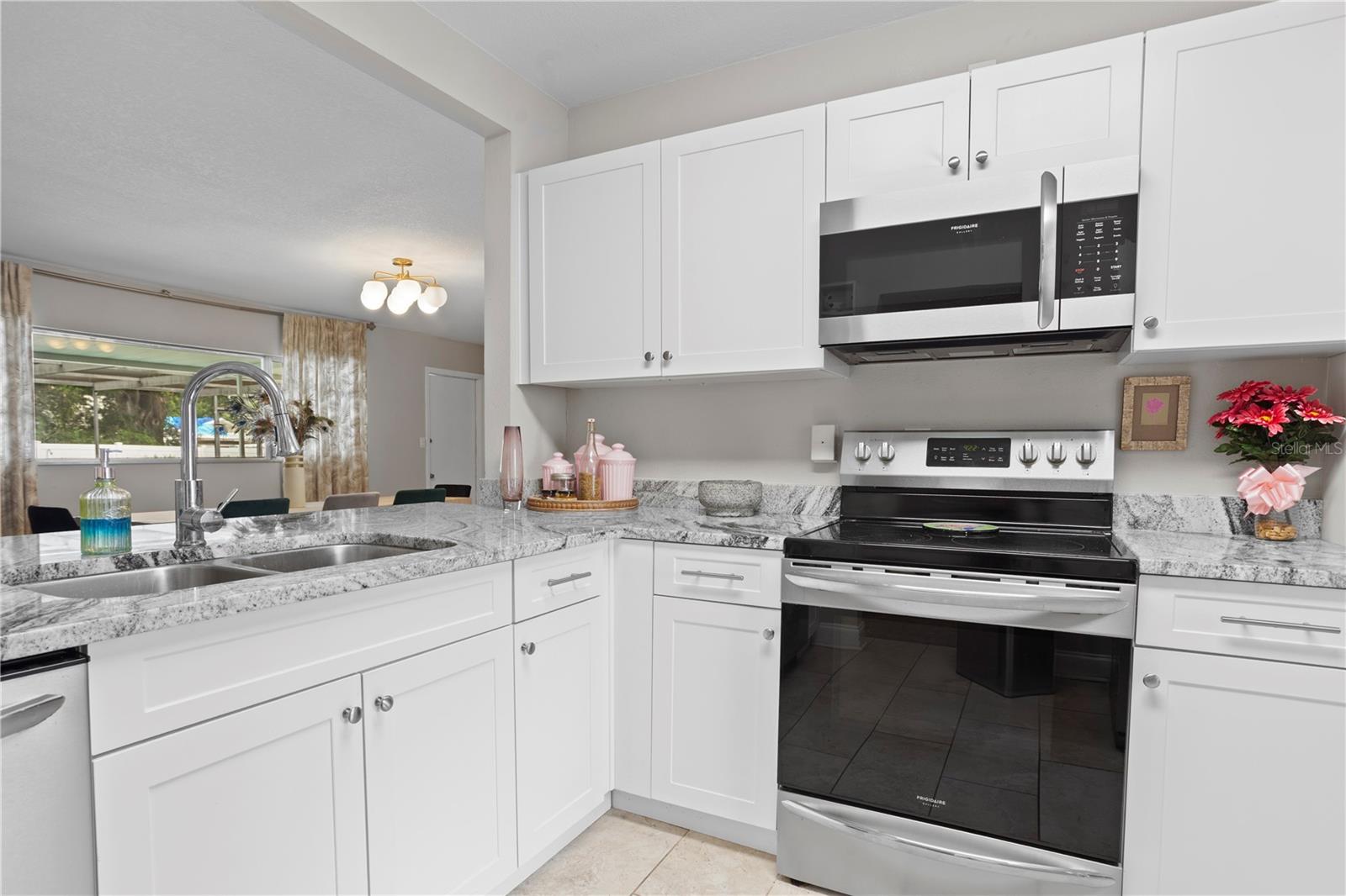 Image 36 of 47 For 4012 Munro Street