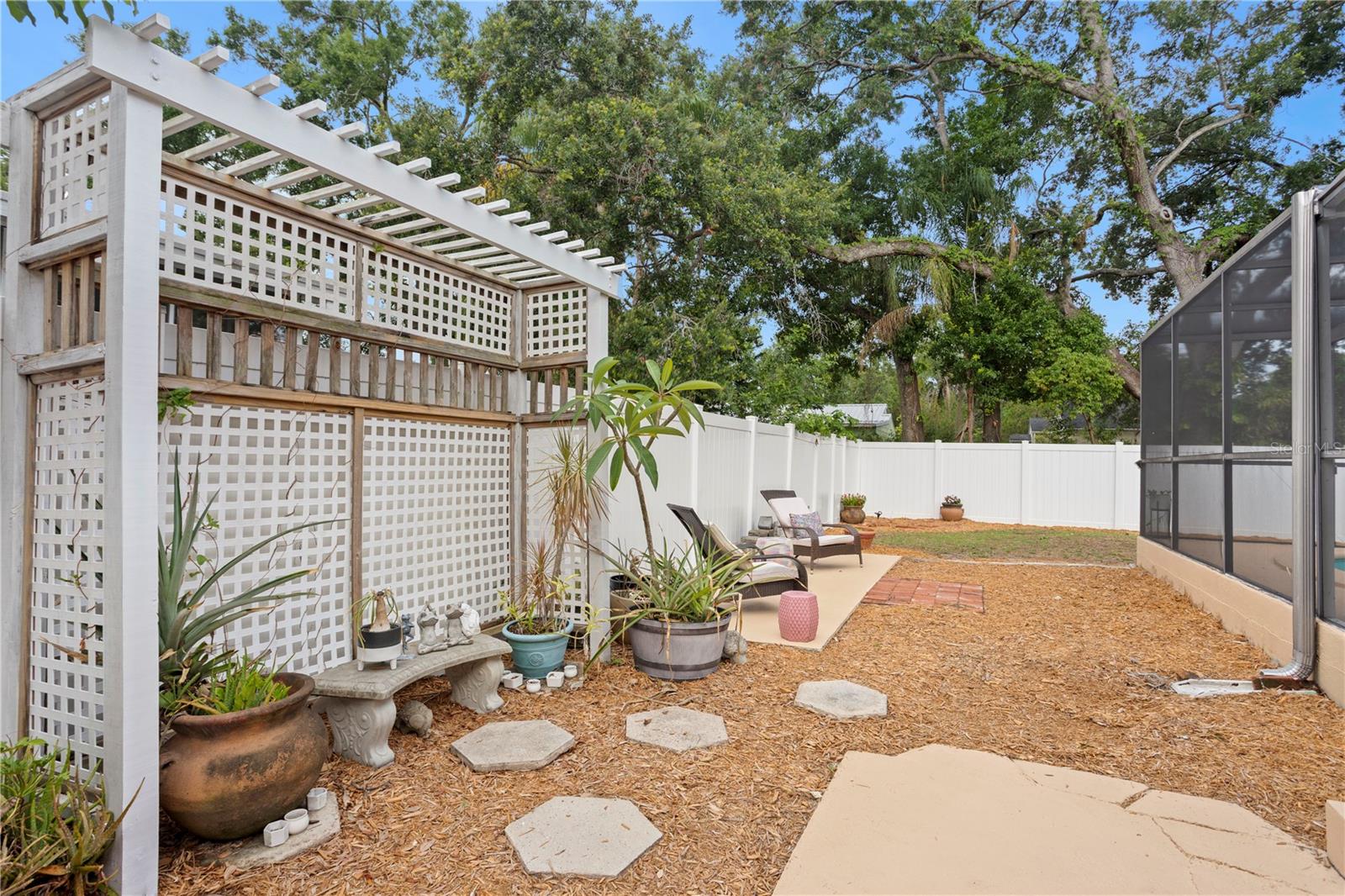 Image 43 of 47 For 4012 Munro Street