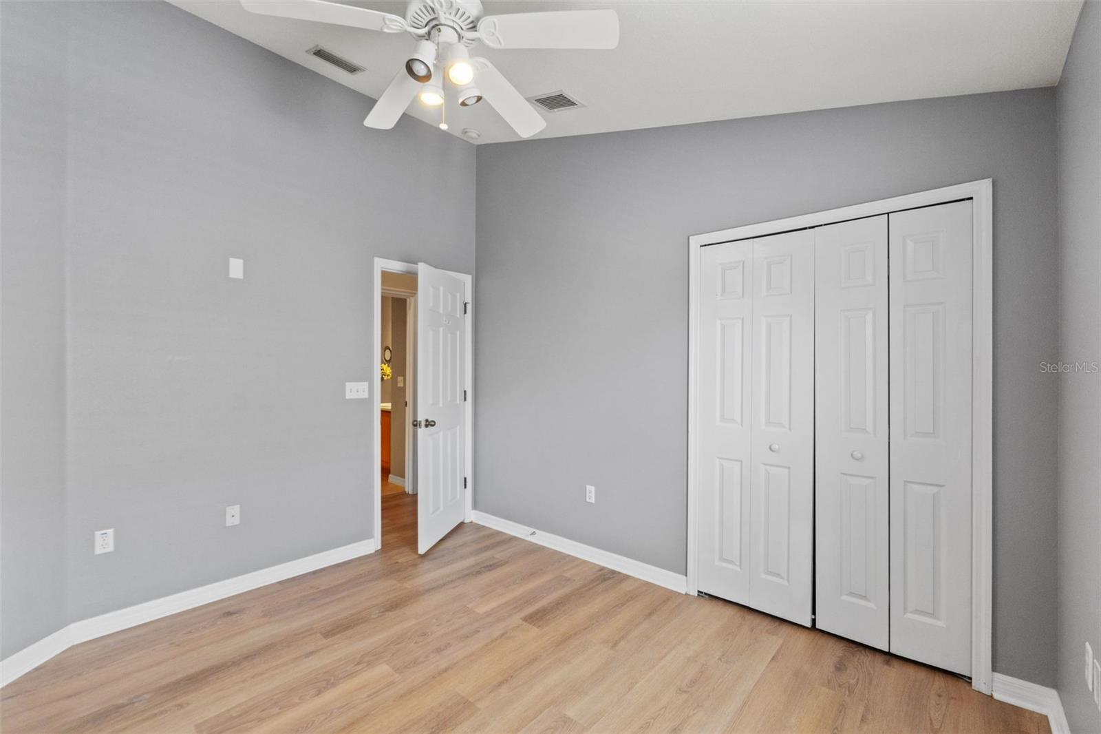 Image 26 of 44 For 589 52nd Avenue N