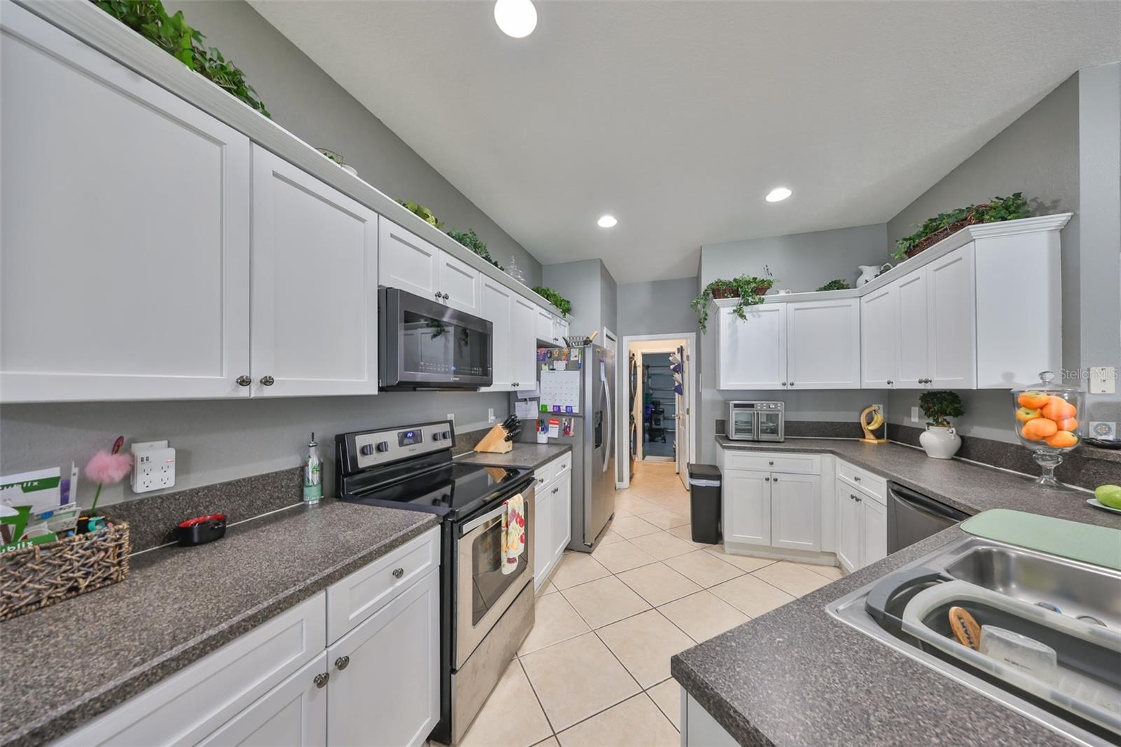 Image 10 of 46 For 11806 Holly Crest Lane