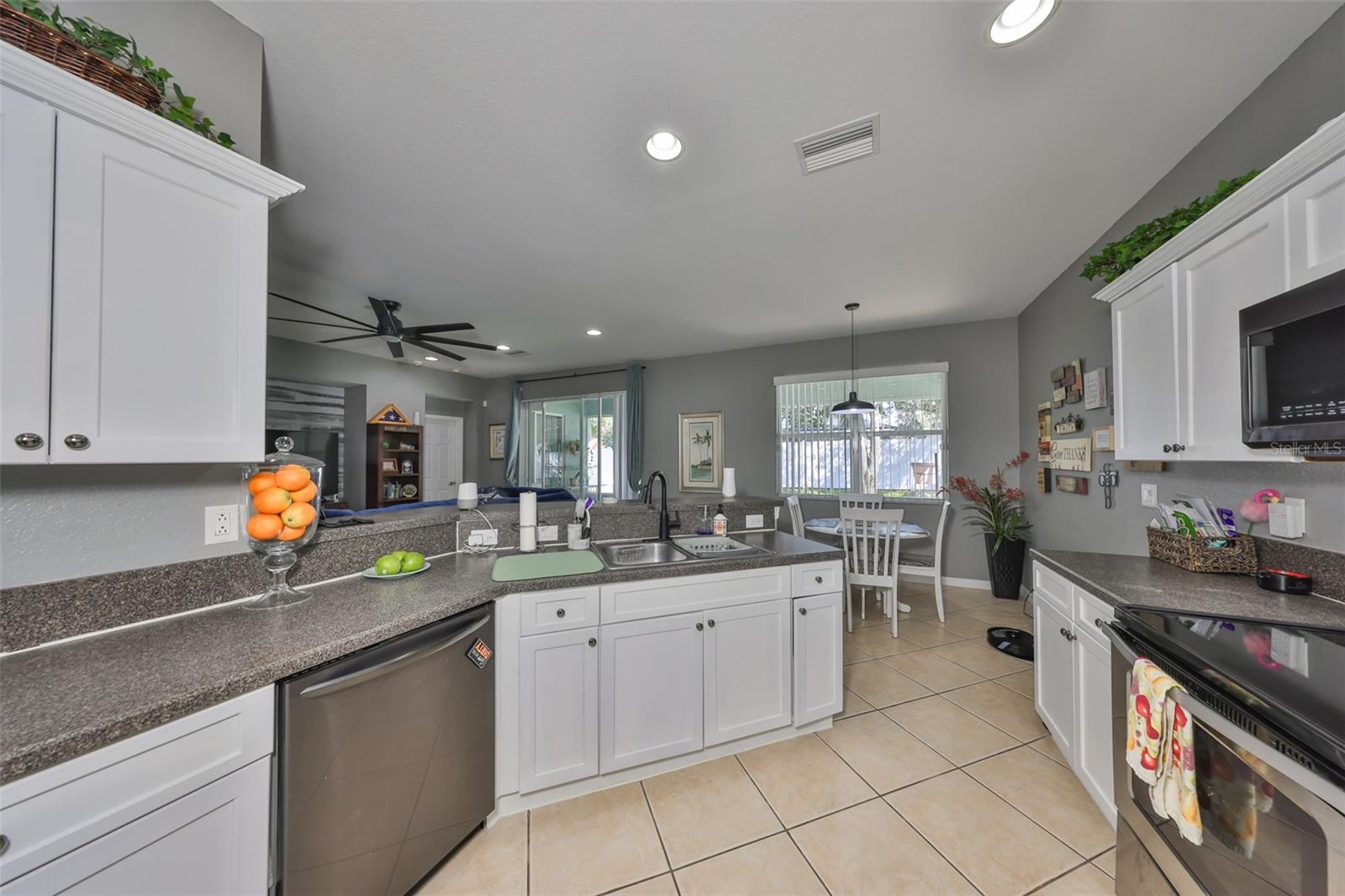 Image 12 of 46 For 11806 Holly Crest Lane