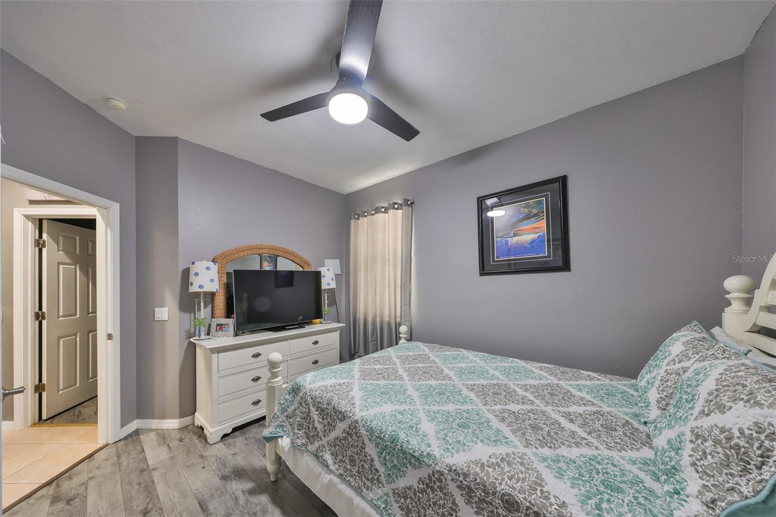 Image 23 of 46 For 11806 Holly Crest Lane