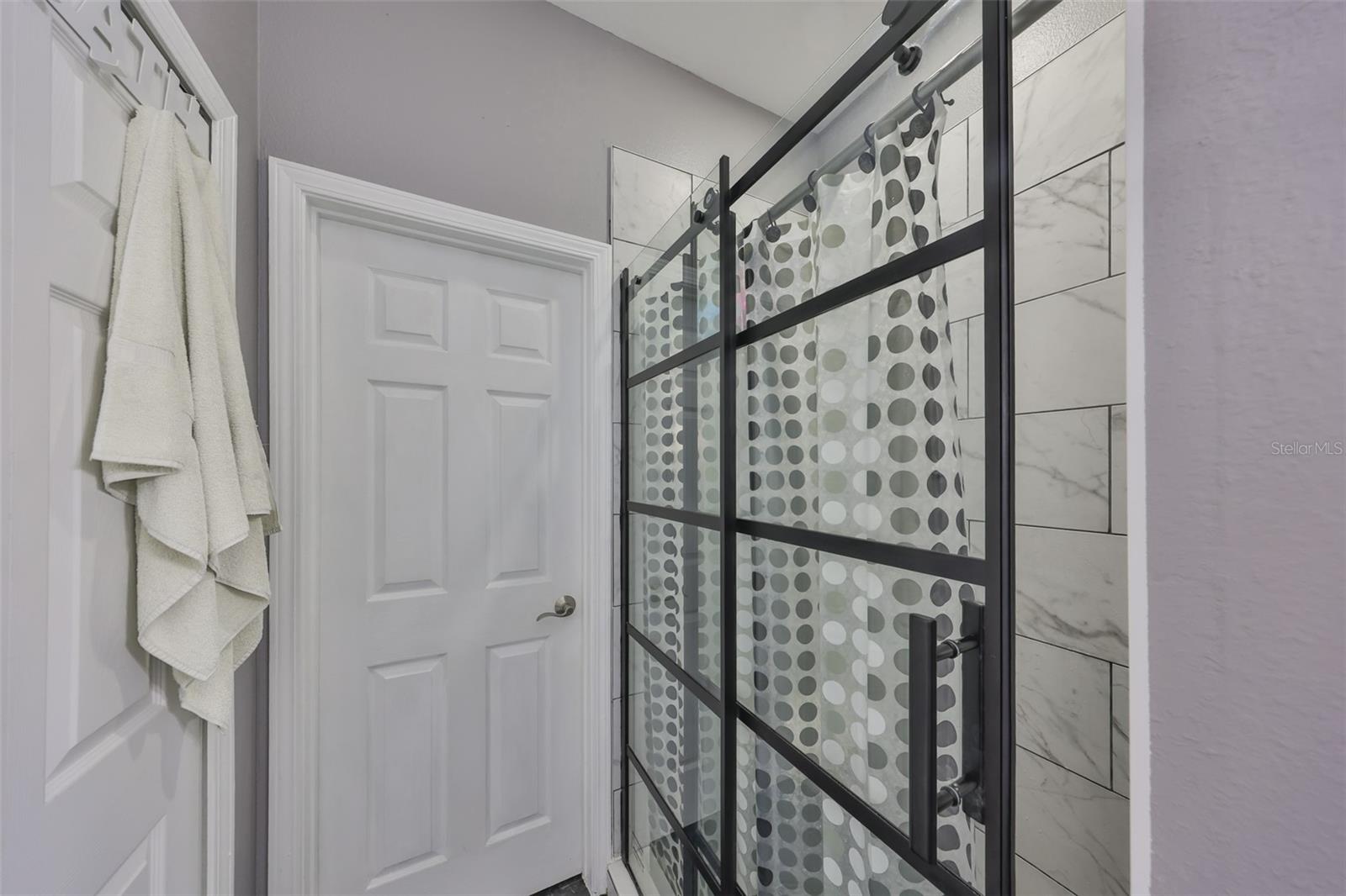 Image 32 of 46 For 11806 Holly Crest Lane