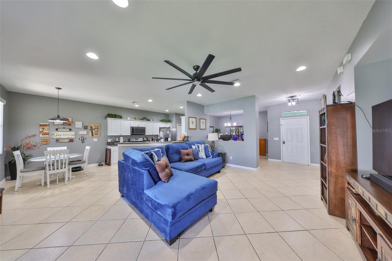 Image 4 of 46 For 11806 Holly Crest Lane