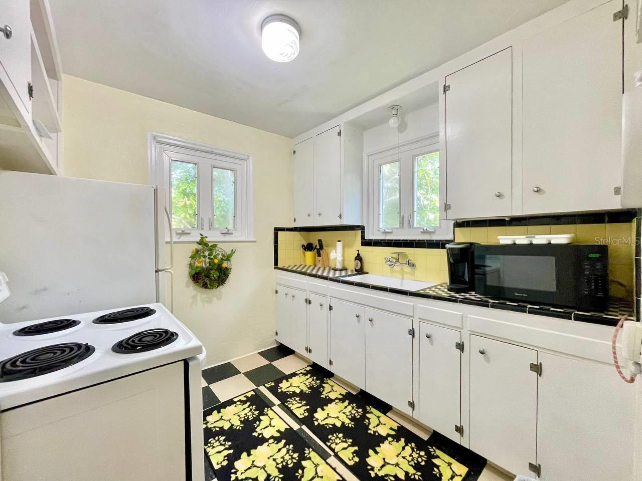 Image 8 of 14 For 6601 Navin Avenue