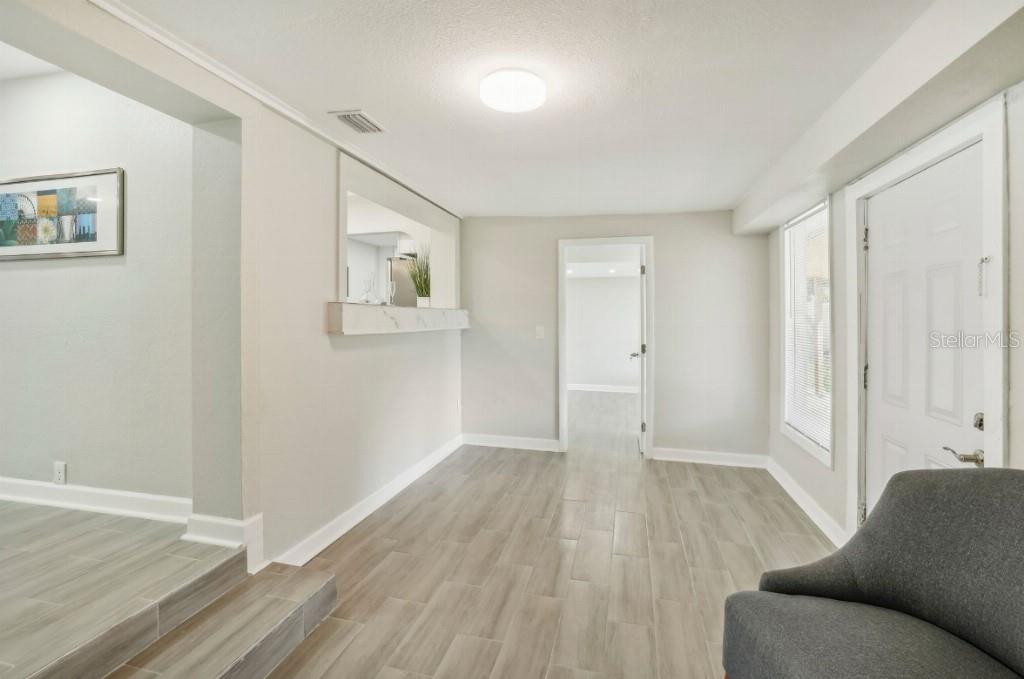 Image 9 of 18 For 3118 Adrian Avenue