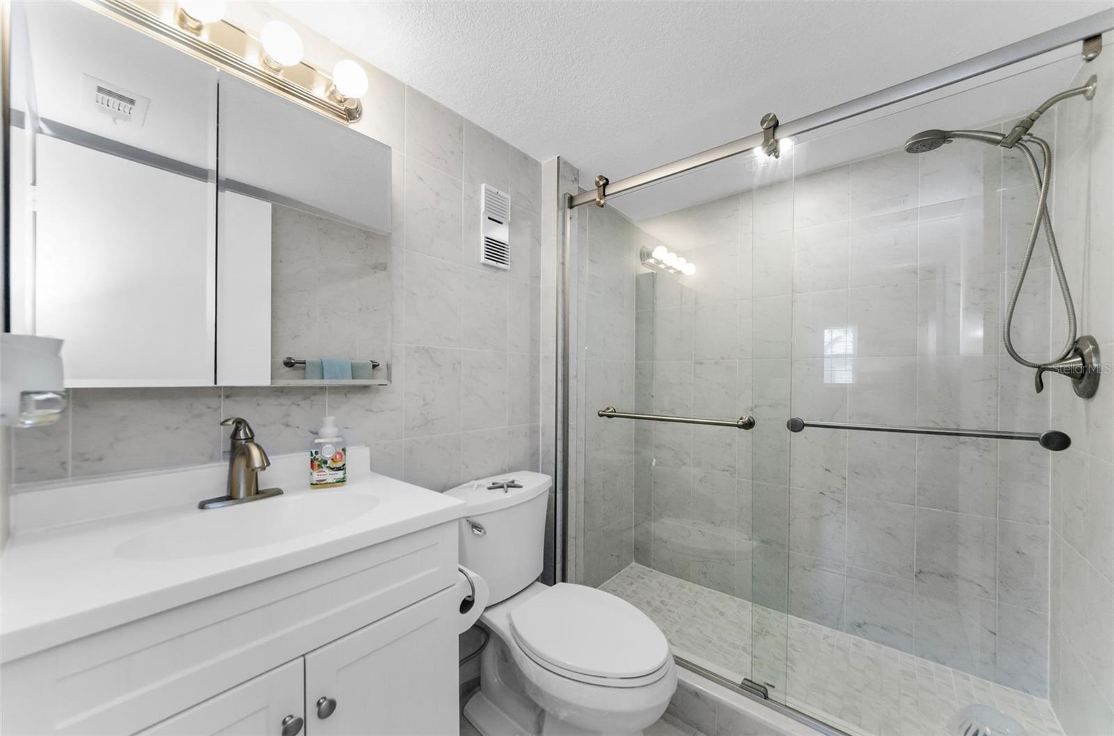 Image 10 of 64 For 952 Virginia Street 303