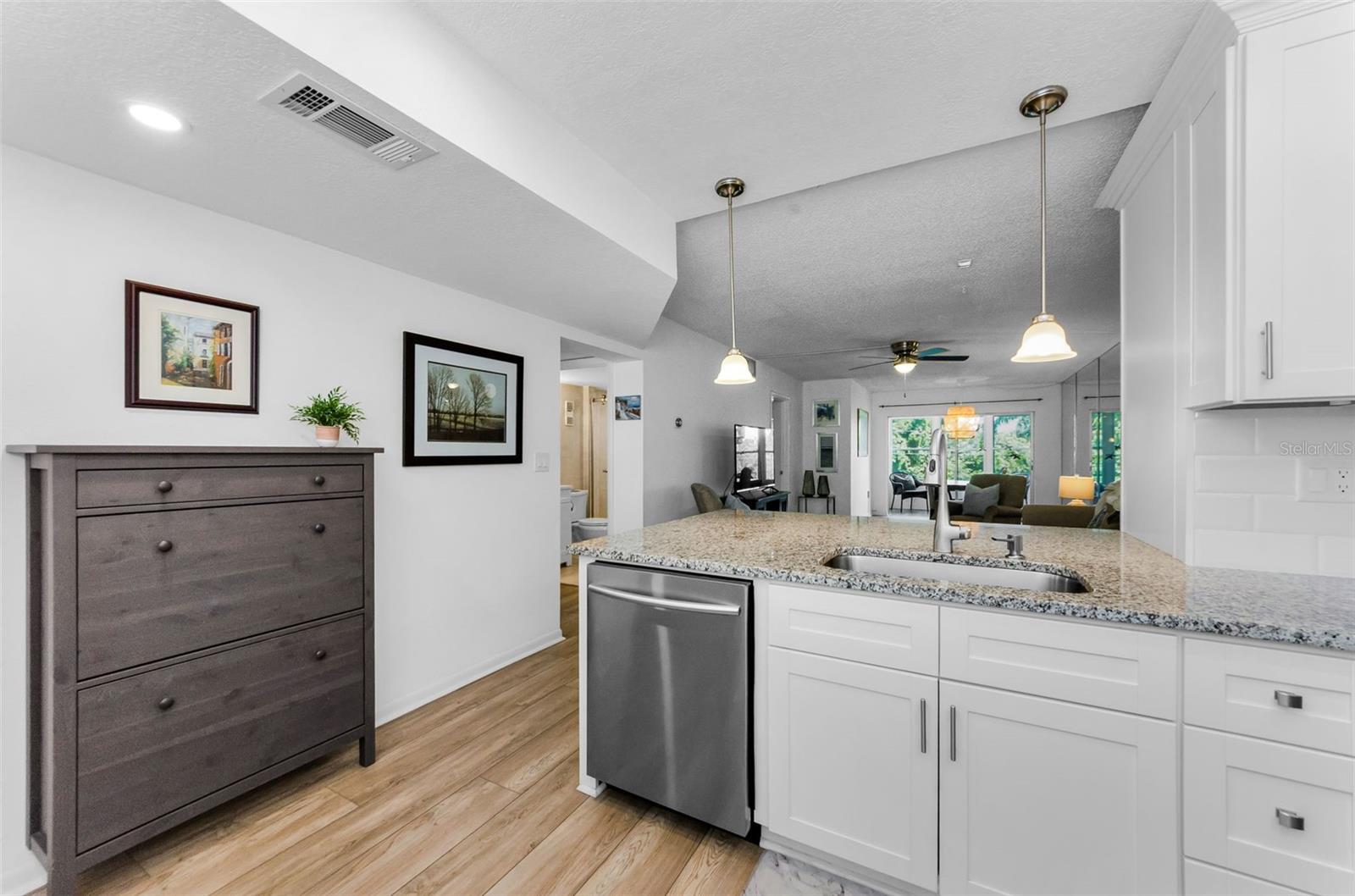 Image 30 of 64 For 952 Virginia Street 303