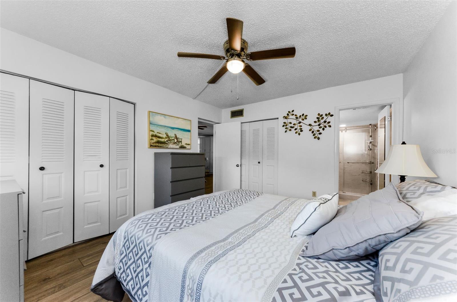 Image 32 of 64 For 952 Virginia Street 303