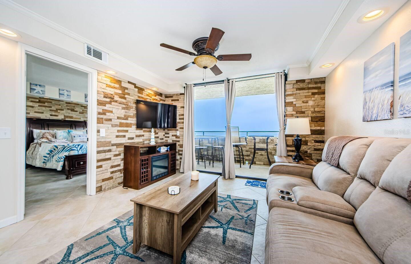 Image 11 of 44 For 6009 Sea Ranch Drive 306