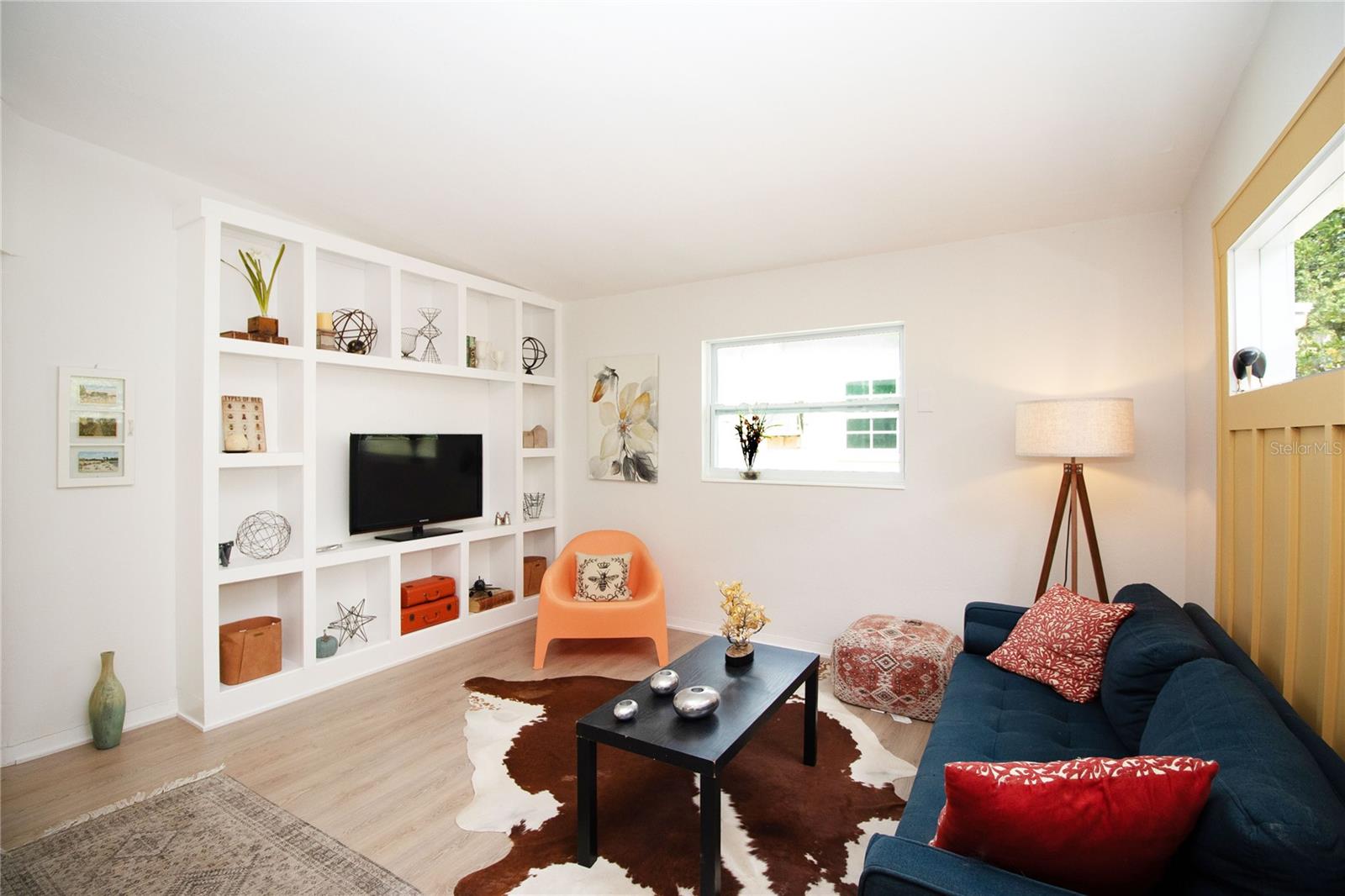 Image 4 of 27 For 4830 47th Avenue N