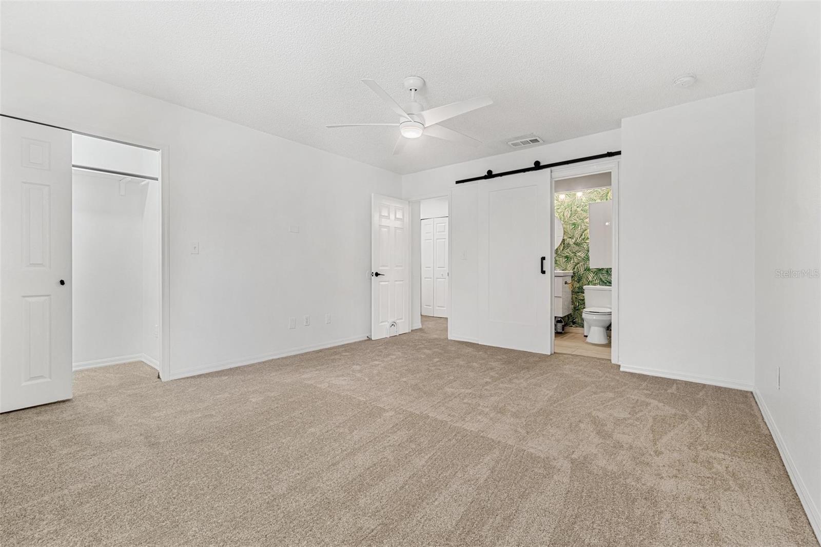 Listing photo id 11 for 409 Audubon Avenue 3