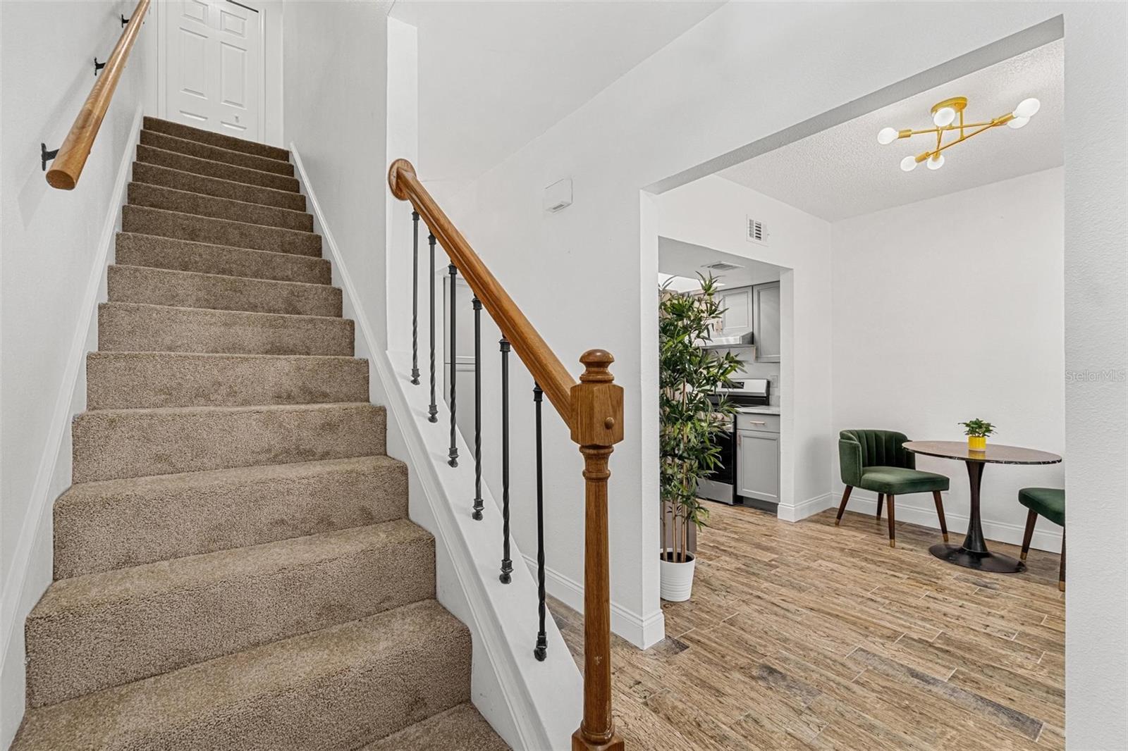 Listing photo id 1 for 409 Audubon Avenue 3