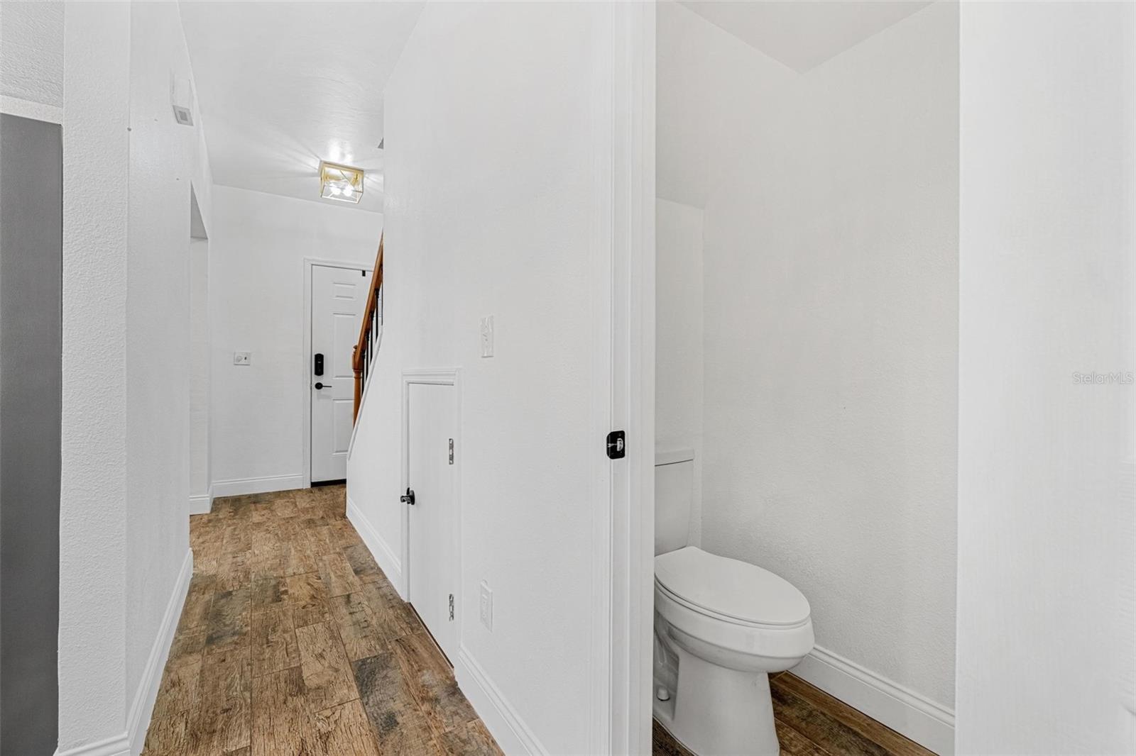Listing photo id 6 for 409 Audubon Avenue 3