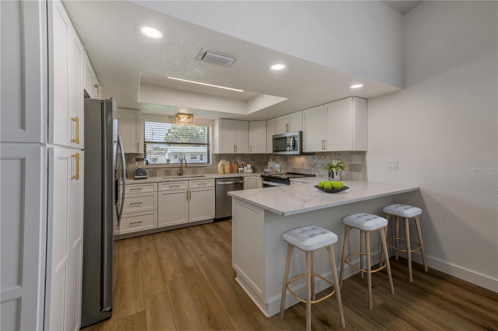 Listing photo id 10 for 5435 20th Avenue N