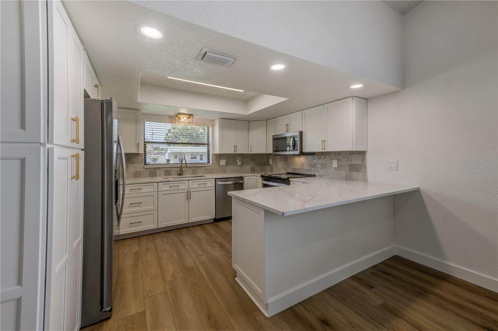 Listing photo id 11 for 5435 20th Avenue N