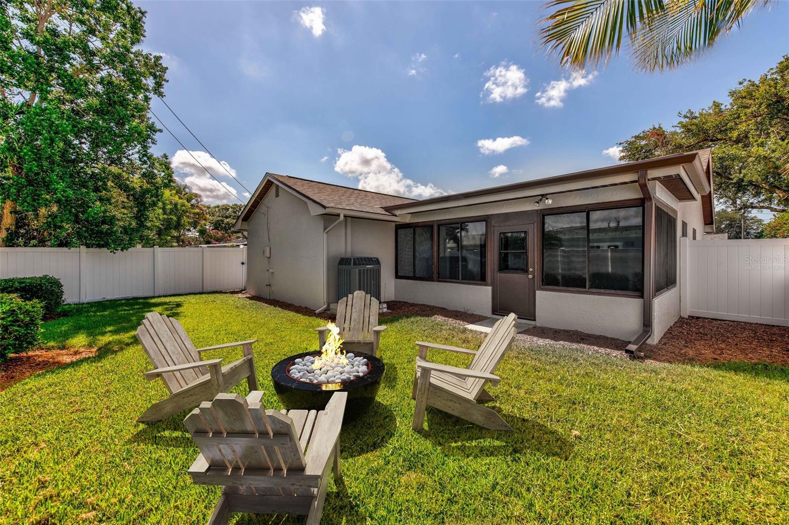 Listing photo id 29 for 5435 20th Avenue N